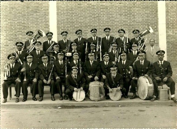 Corporação Musical Operária da Lapa nos anos 1950. Acervo da família Roseli Abu